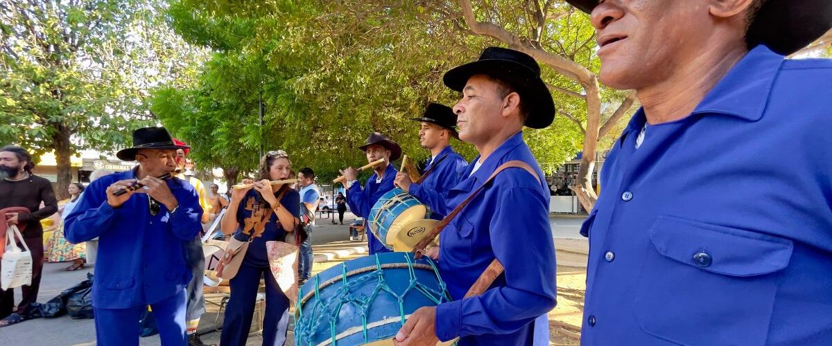Cultura: ONG Beatos inaugura estátuas em homenagem aos Irmãos Aniceto durante o 5º FIMC no Crato