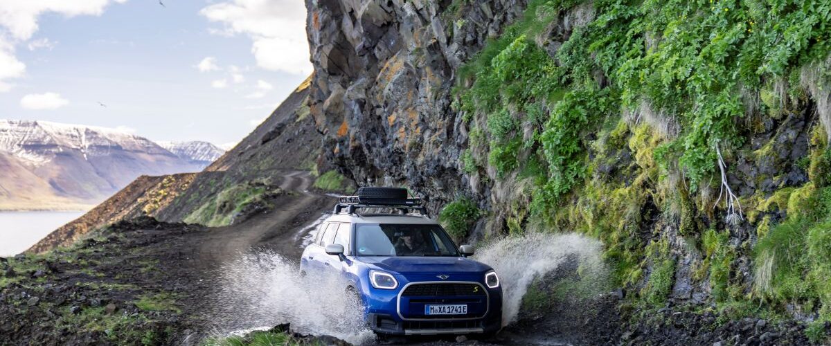 Automóvel: MINI Countryman SE ALL4 cruza da Alemanha à Islândia em viagem 100% elétrica e cheia de aventuras