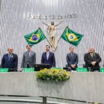 Política: Quatro deputados são homenageados com a Medalha Paulo Sarasate por trajetórias no Parlamento cearense