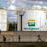 Negócios: Petrobras inicia produção e realiza primeira entrega de combustível sustentável de aviação no Brasil