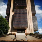 Economia: Boletim Focus reduz projeção de inflação para 2025 pela terceira semana seguida e mantém estabilidade no PIB, câmbio e Selic