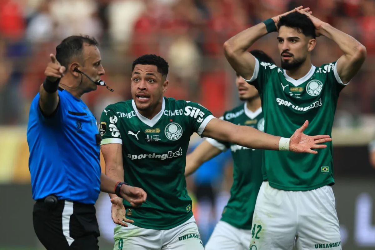 Futebol: Vitor Roque quebra o silêncio após derrota do Palmeiras para o Flamengo na final da Libertadores