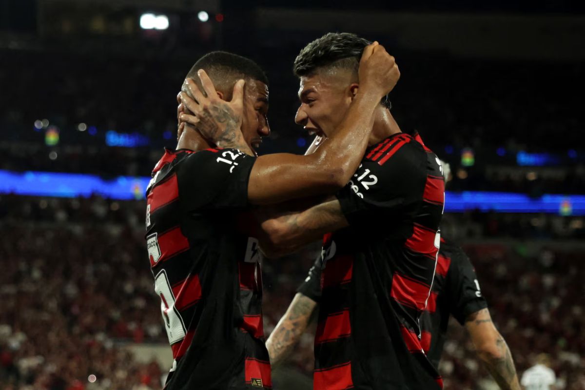 Flamengo vence o Ceará por 1 a 0 e garante o título de campeão do Brasileirão 2025