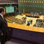 Política: Câmara suspende mandato de Glauber Braga por seis meses após tumulto no plenário