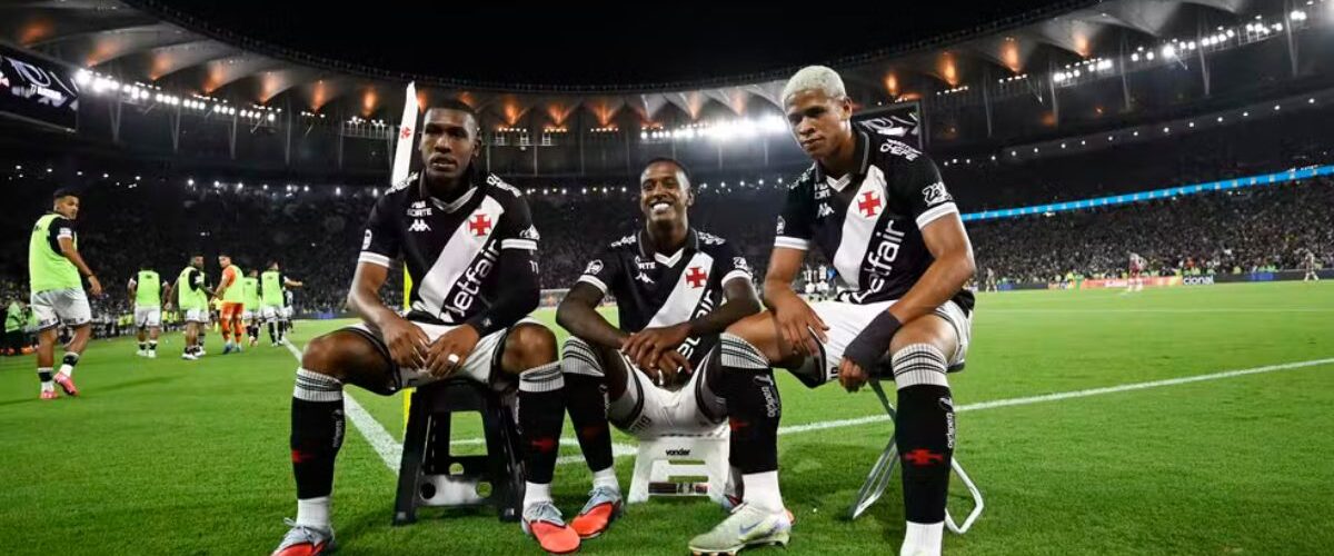 Futebol: Vasco vira clássico no final do jogo e cria roteiro catártico para largar na frente na Copa do Brasil