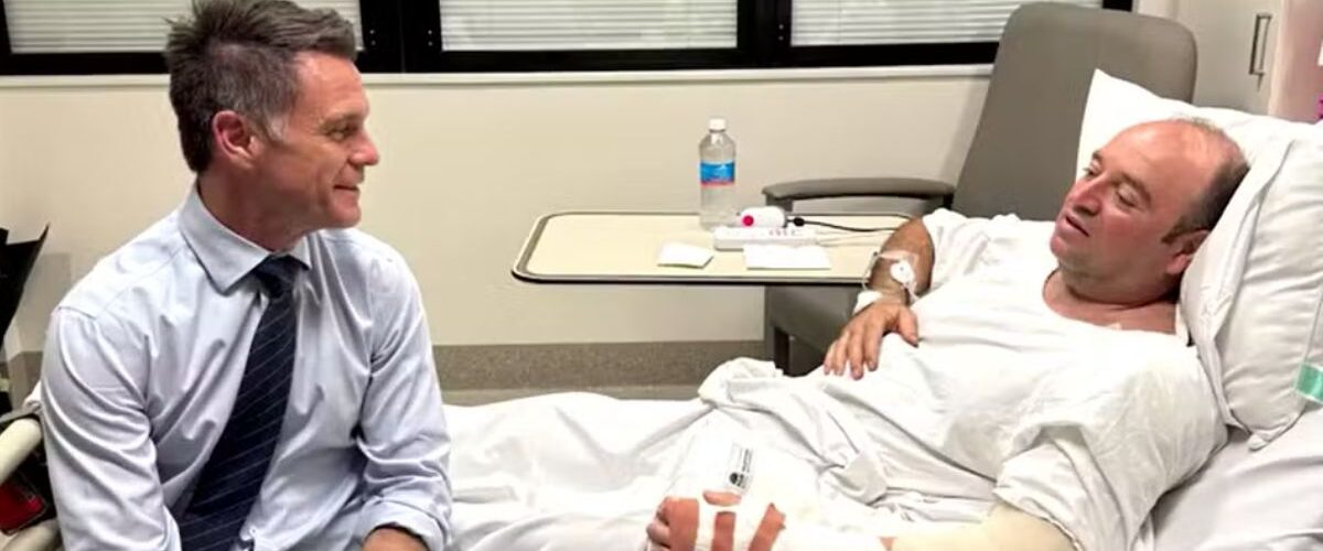 Internacional: ‘Herói’ que desarmou atirador em praia de Sydney aparece em primeira foto no hospital após cirurgia