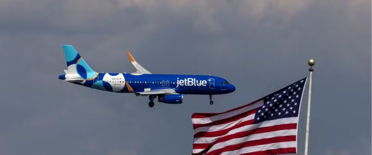 Incidente: Avião desvia rota para evitar colisão com jato militar dos EUA perto da Venezuela, diz piloto