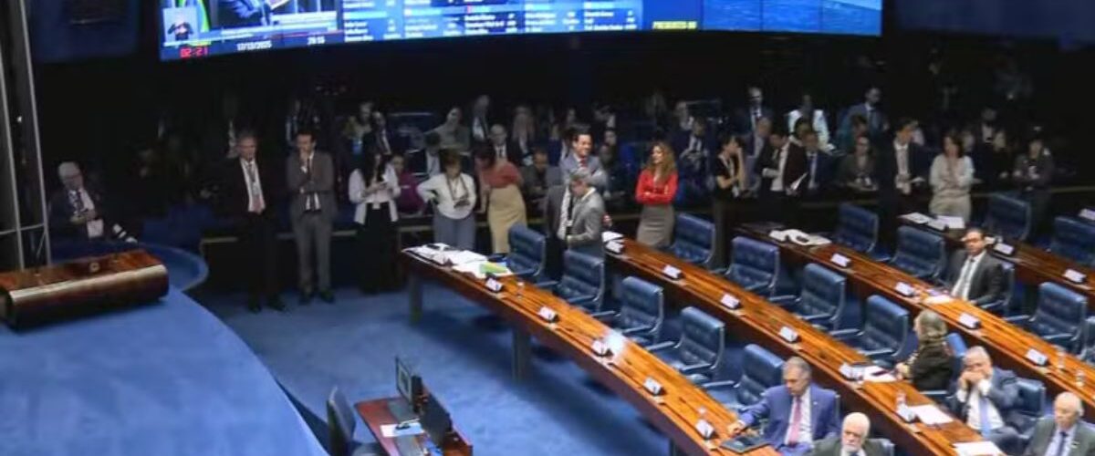 Política: Lula sinaliza veto ao projeto aprovado pelo Senado que reduz penas de condenados do 8 de janeiro e de Bolsonaro; entenda próximos passos