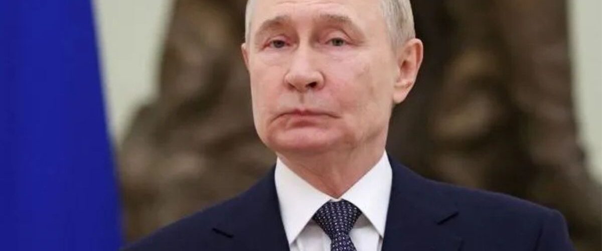 Mundo: Putin sinaliza troca de territórios em possível acordo de paz com a Ucrânia, diz jornal russo