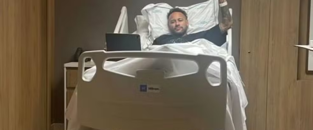 Futebol: Neymar passa por cirurgia no menisco e deve voltar aos gramados em fevereiro pelo Santos