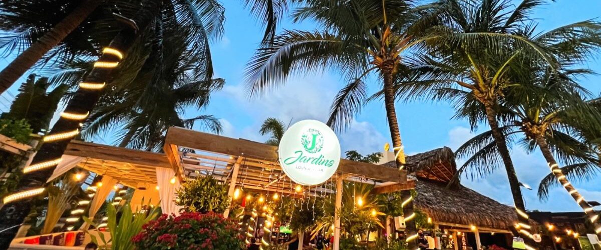 Negócios: Jardins Lounge Bar bate recorde de reservas para confraternizações e lança decoração natalina sustentável inédita em Fortaleza