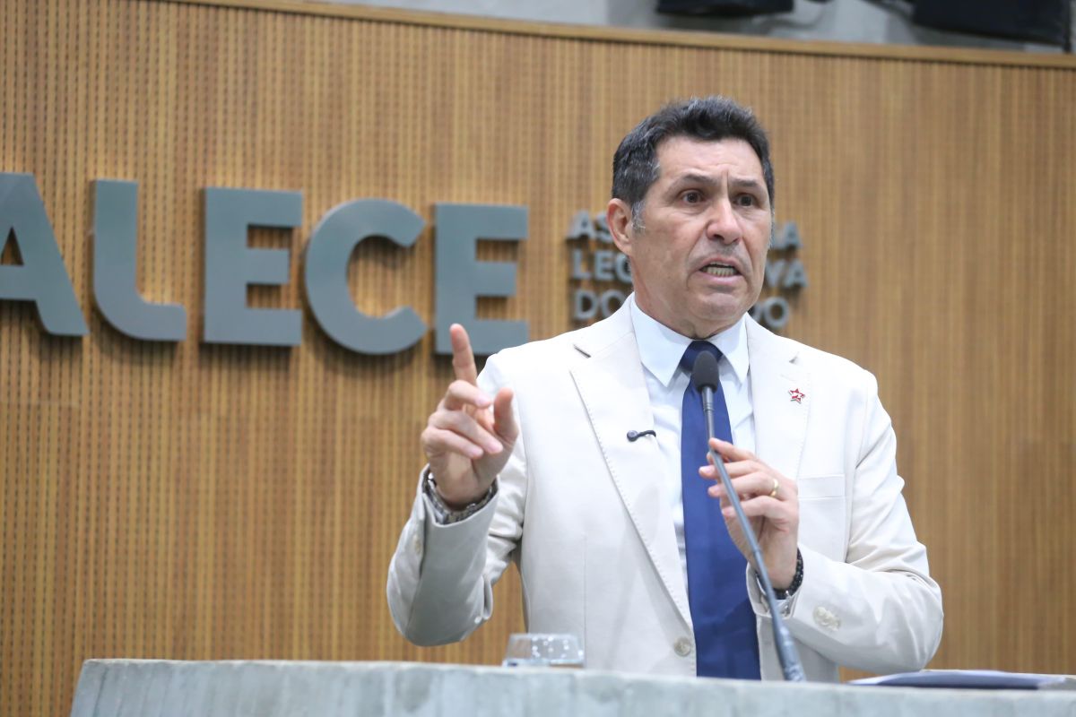 Política: De Assis Diniz destaca instalação do datacenter do TikTok e do polo automotivo no Ceará antes da chegada de Lula