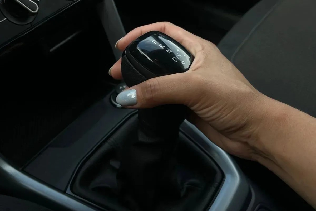 Habilitação: Prova prática poderá ser feita em carro automático; entenda as novas regras