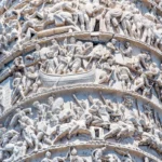 História: Coluna de Marco Aurélio passa por restauração a laser de US$ 2,3 milhões em Roma