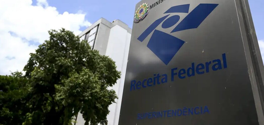 Economia: Arrecadação federal bate recorde de R$ 226,75 bilhões em novembro, aponta Receita Federal