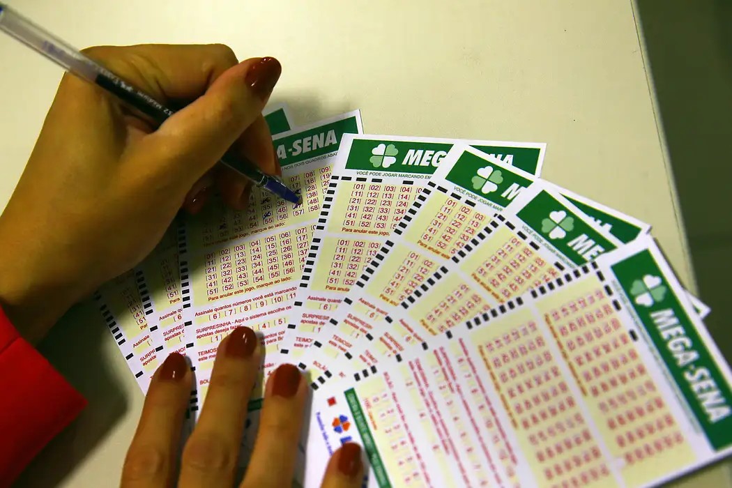 Loteria: Mega-Sena sorteia prêmio acumulado de R$ 44 milhões neste sábado; apostas vão até 20h30