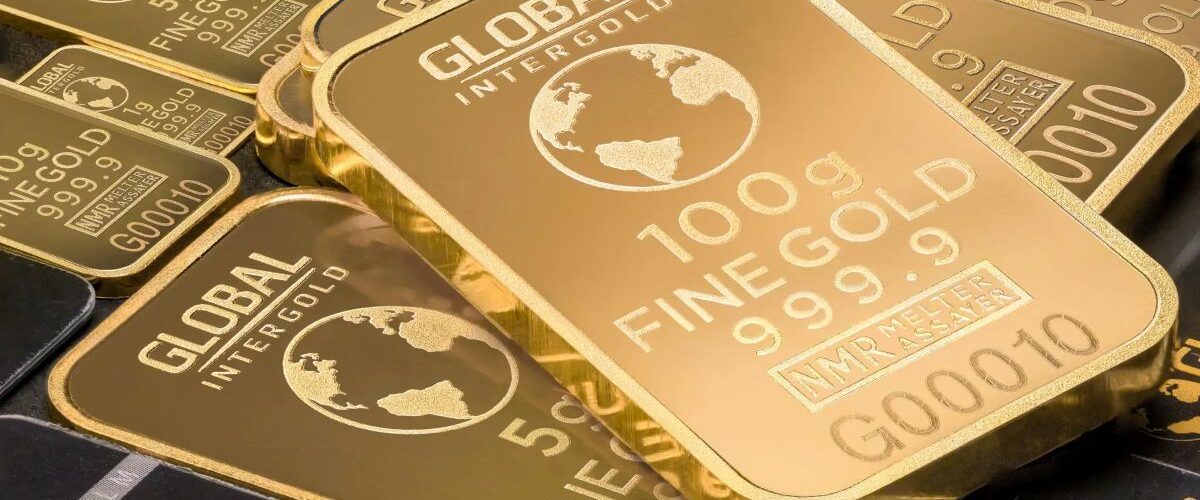 Mercado: Ouro sobe 2% e prata dispara quase 6% com dólar enfraquecido e avanço da busca por ativos de segurança