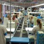 Economia: Faturamento da indústria cresce, mas emprego recua pelo terceiro mês consecutivo