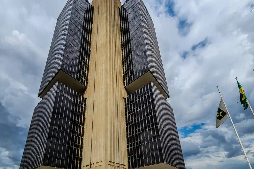 Economia: BC mantém Selic em 15% ao ano pela quinta reunião seguida