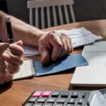 Ano novo, vida financeira nos trilhos: especialista dá dicas para começar 2026 no azul