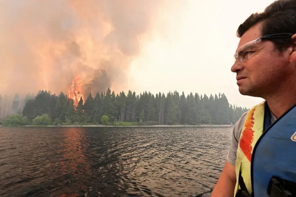 Argentina: Incêndio de grandes proporções devasta a Patagônia argentina e coloca cidades em alerta máximo