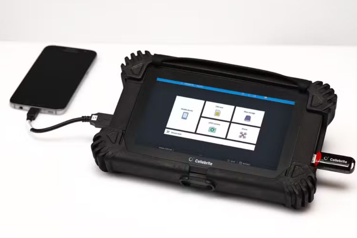 Perícia: Como funcionam as tecnologias usadas pela Polícia Federal para extrair dados de celulares no Brasil