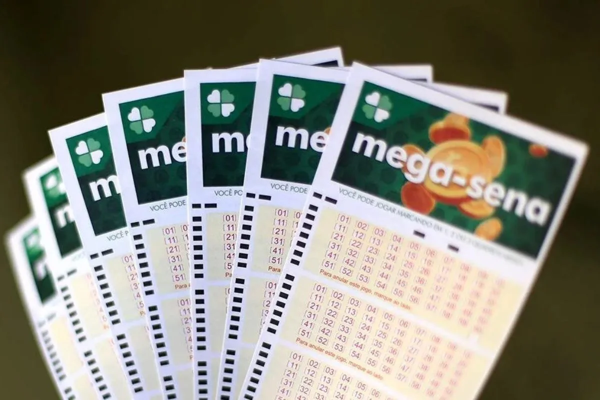 Loteria: Mega-Sena sorteia prêmio acumulado de R$ 13,5 milhões; confira as dezenas do concurso 2.958