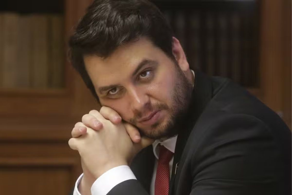 Justiça: Ex-assessor de Bolsonaro, Filipe Martins, é preso no Paraná por ordem do STF