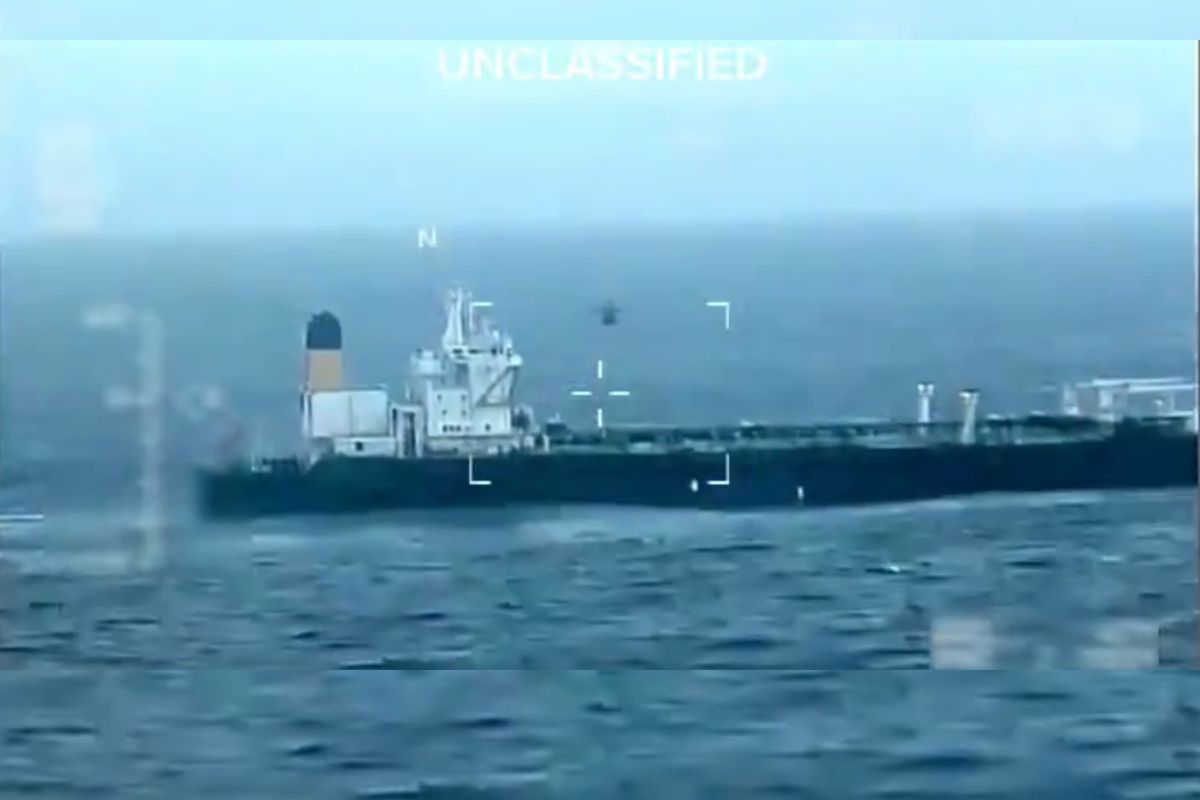 Tensão: Petroleiros venezuelanos rompem bloqueio naval dos EUA após captura de Maduro, aponta jornal