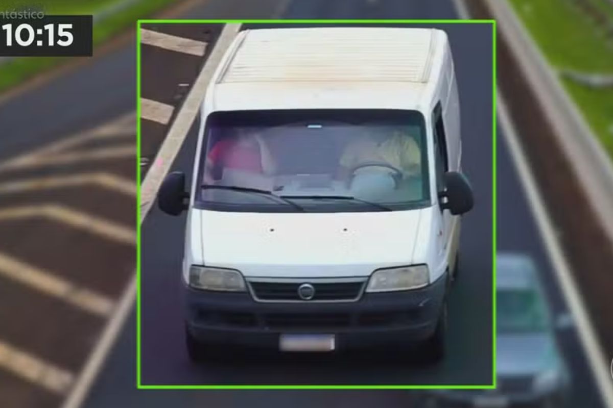 Trânsito: Radares com IA identificam motoristas sem cinto e usando celular ao volante
