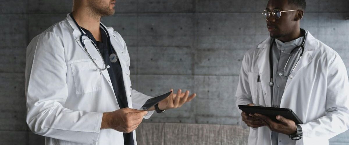 Saúde: Sete dicas essenciais para escolher uma especialidade médica no Brasil