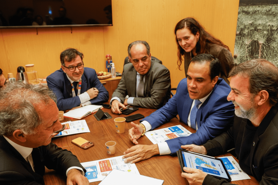 Turismo: Brasil fortalece turismo sul-americano na FITUR com parcerias estratégicas com Argentina e Chile