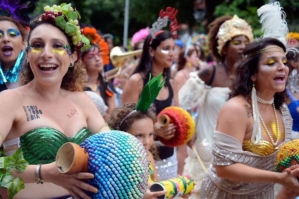 Carnaval 2026: Ministério do Turismo adere à campanha “Se liga ou eu ligo 180”