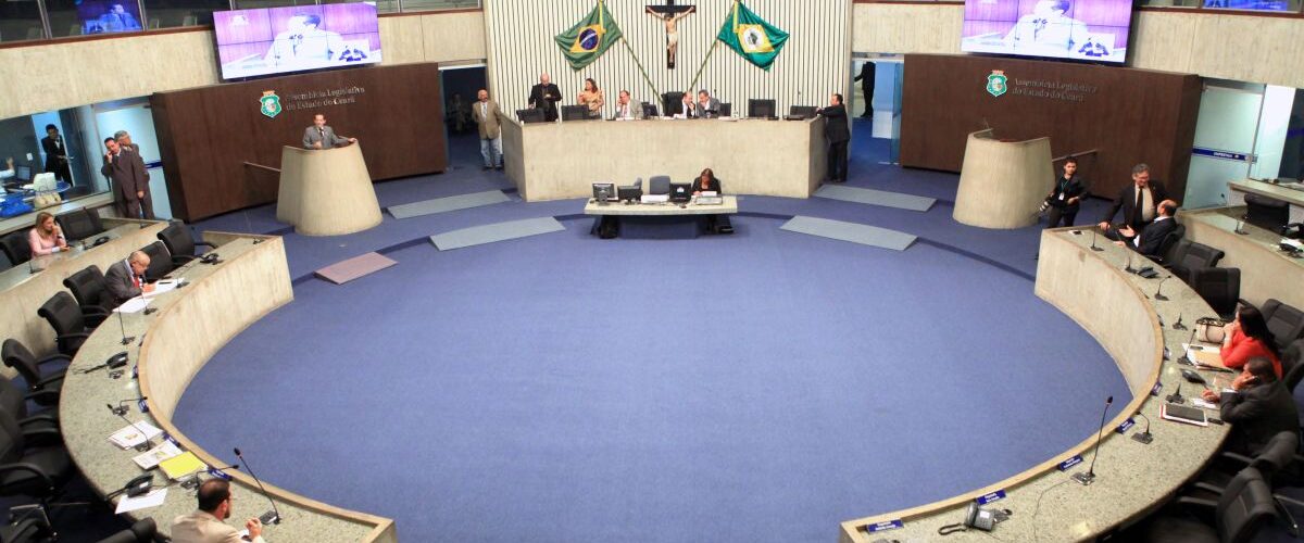 Política: Disputa pelo Senado movimenta bastidores políticos no Ceará