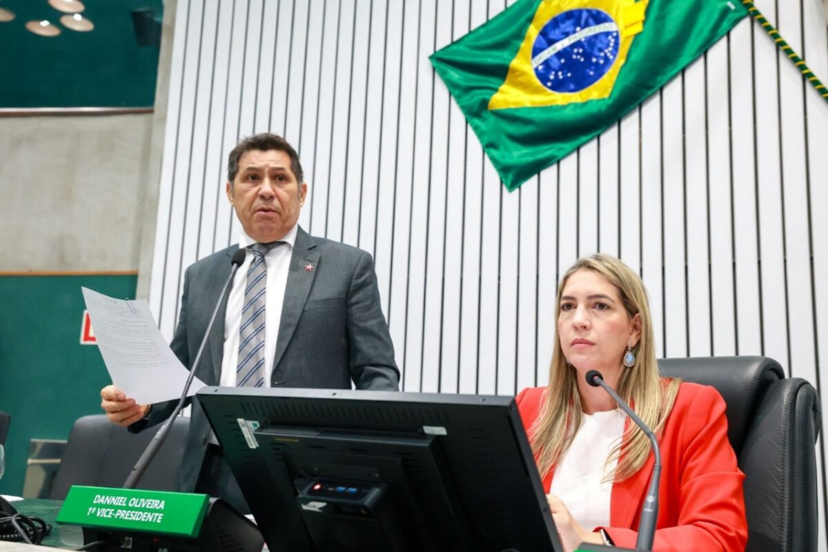 Alece aprova reajuste do piso do magistério e outras matérias