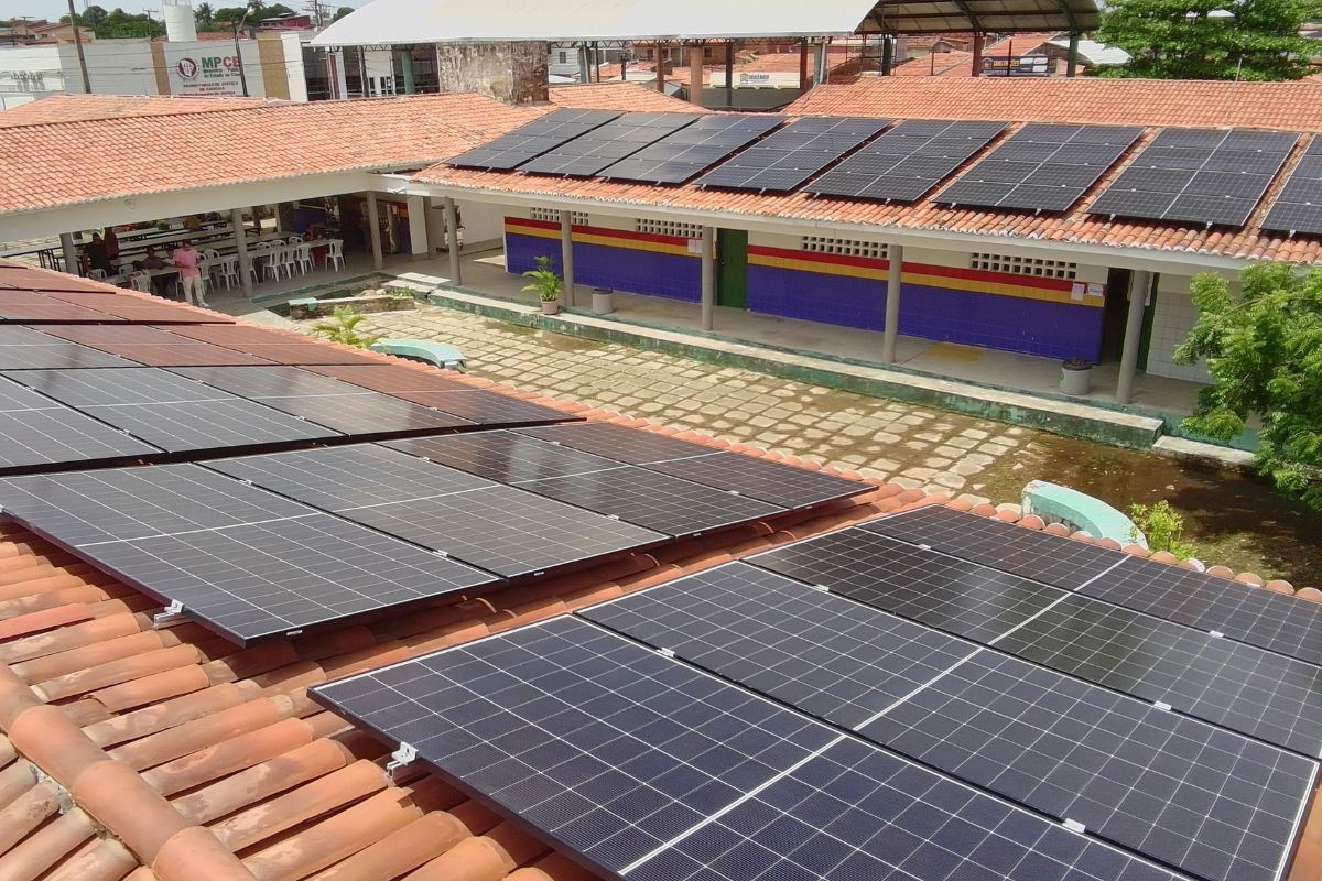 Educação: Caucaia amplia uso de energia solar em escolas e reduz gastos da rede municipal