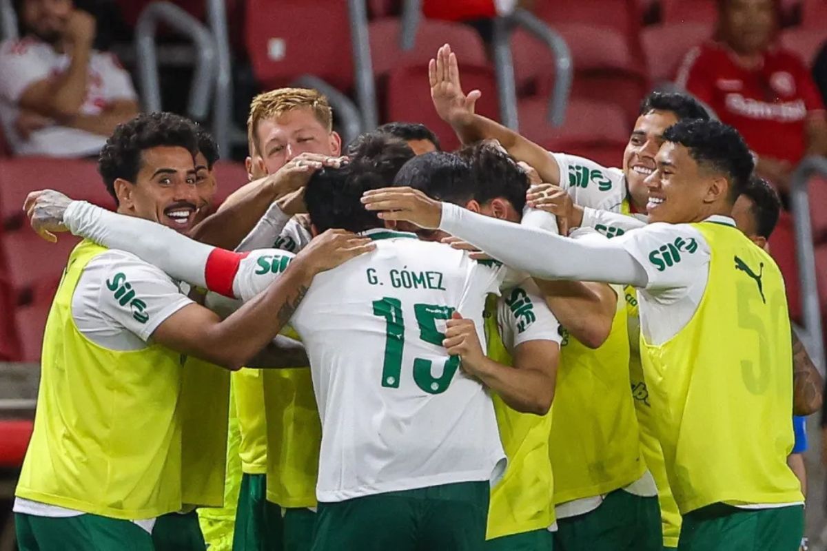 Futebol: Palmeiras derrota o Inter no Beira-Rio e assume liderança do Brasileirão