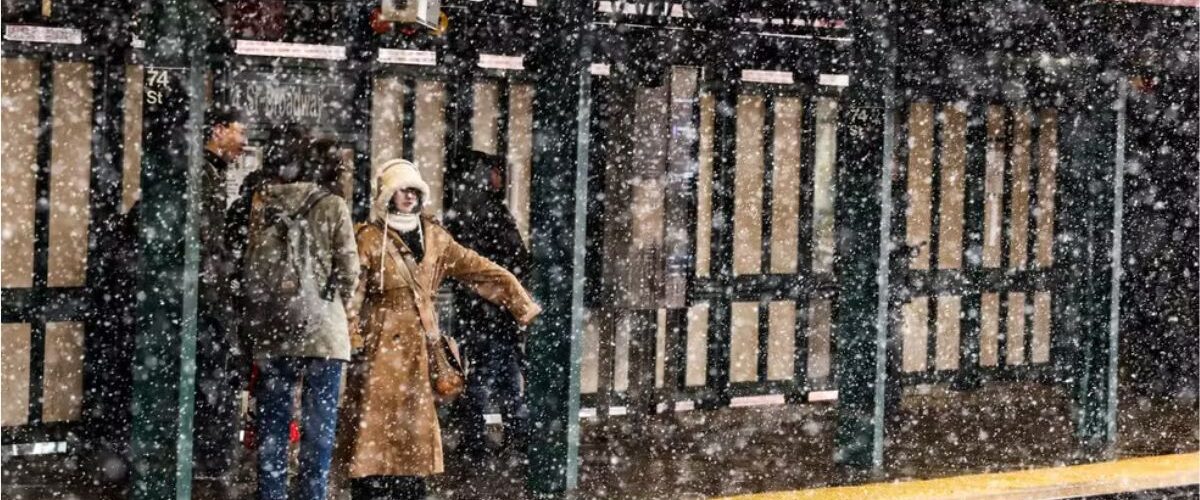 Emergência: Nova York impõe toque de recolher