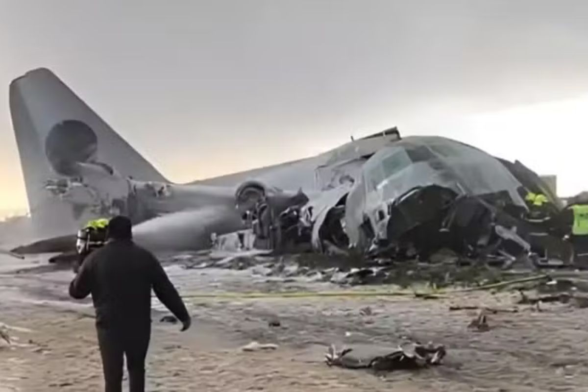 Tragédia: Avião militar cai perto de La Paz