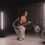 Teatro: Silvero Pereira apresenta “Pequeno Monstro” no TJA e expõe feridas da homofobia