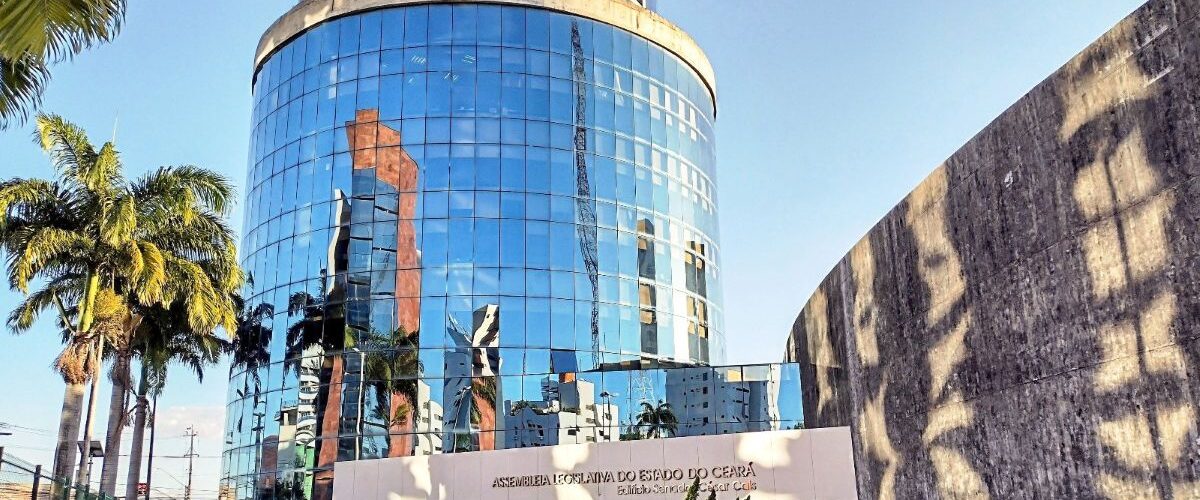 Política: Alece regulamenta programa de estágio com ações afirmativas