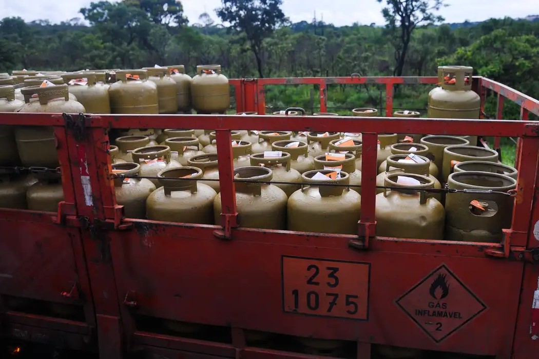 Política: Lula sanciona programa Gás do Povo e garante gás gratuito a famílias de baixa renda