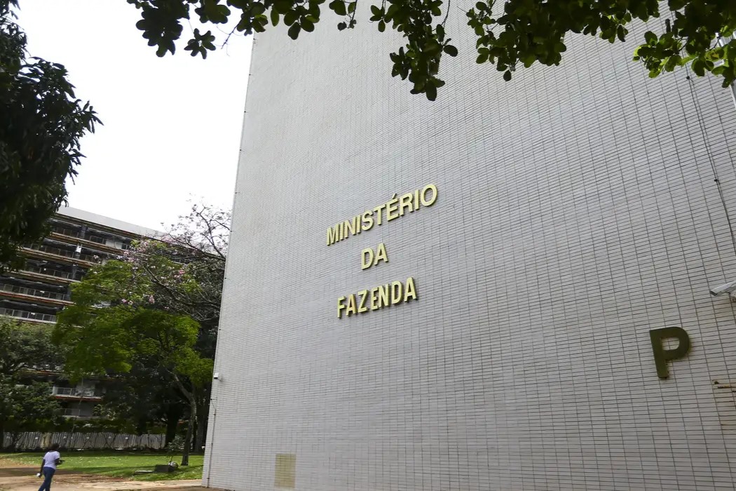 Economia: Brasil capta US$ 4,5 bilhões com emissão de títulos no mercado internacional