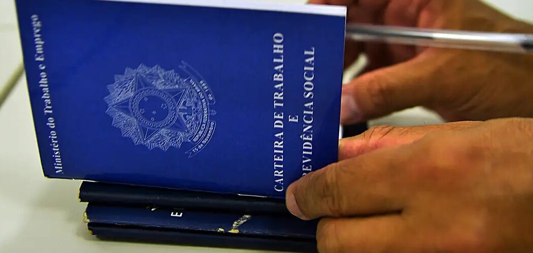Emprego: Brasil abre 255 mil vagas formais em fevereiro