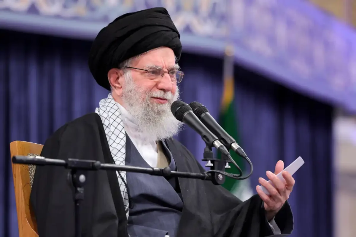 Conflito: Irã confirma morte de Ali Khamenei