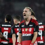 Esporte: Flamengo vence e entra no G4