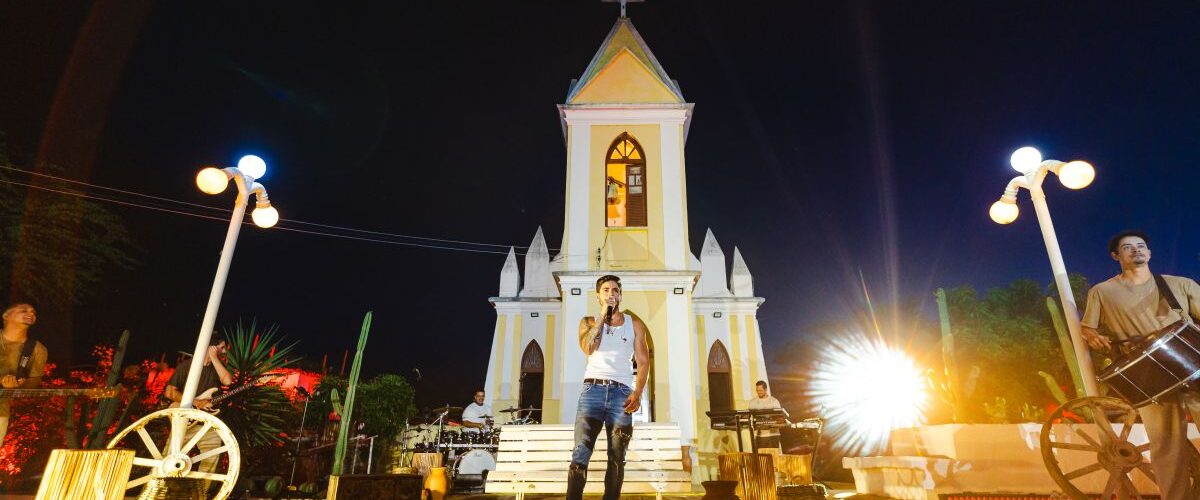 Cultura: Thiago grava DVD no sertão