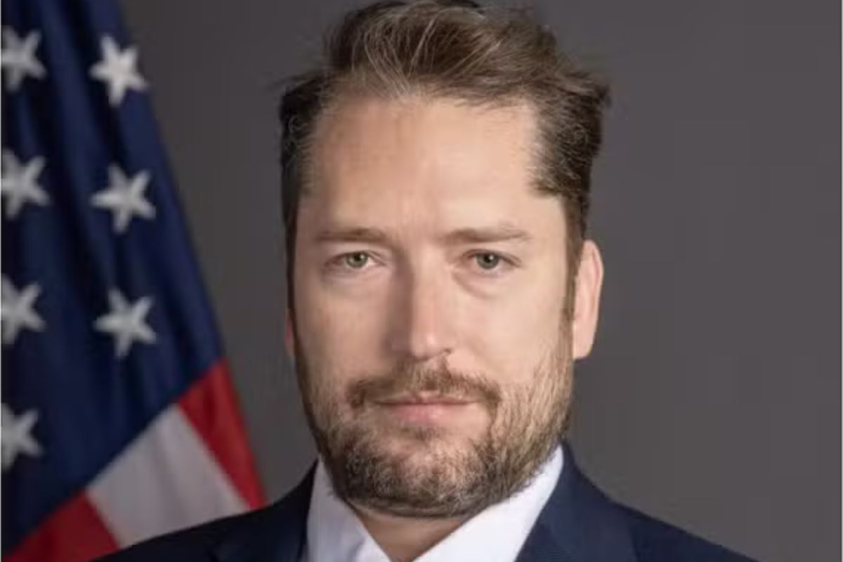 Política: Bolsonaro pede visita de assessor de Trump