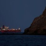 Tensão: Navio britânico é atingido no Estreito de Ormuz