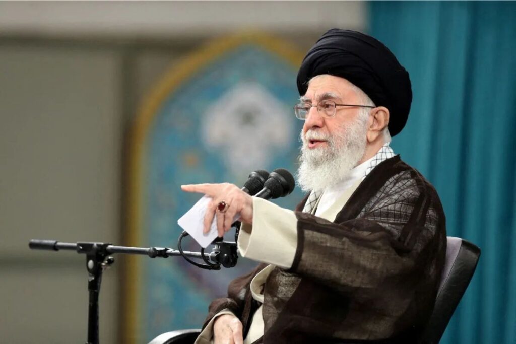 Conflito: Israel diz destruir avião ligado a Khamenei